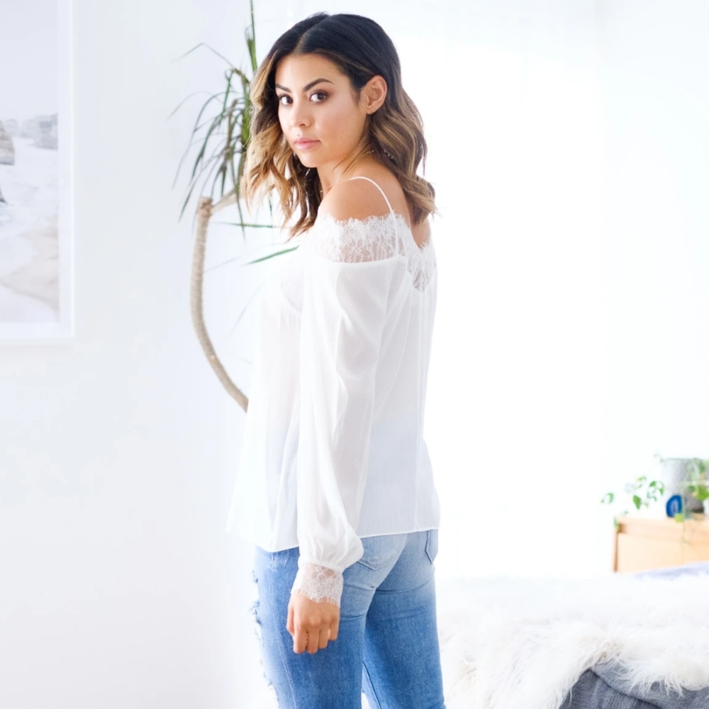 New Elegant Eyelash Lace Camisole Top - Picture 4 of 9